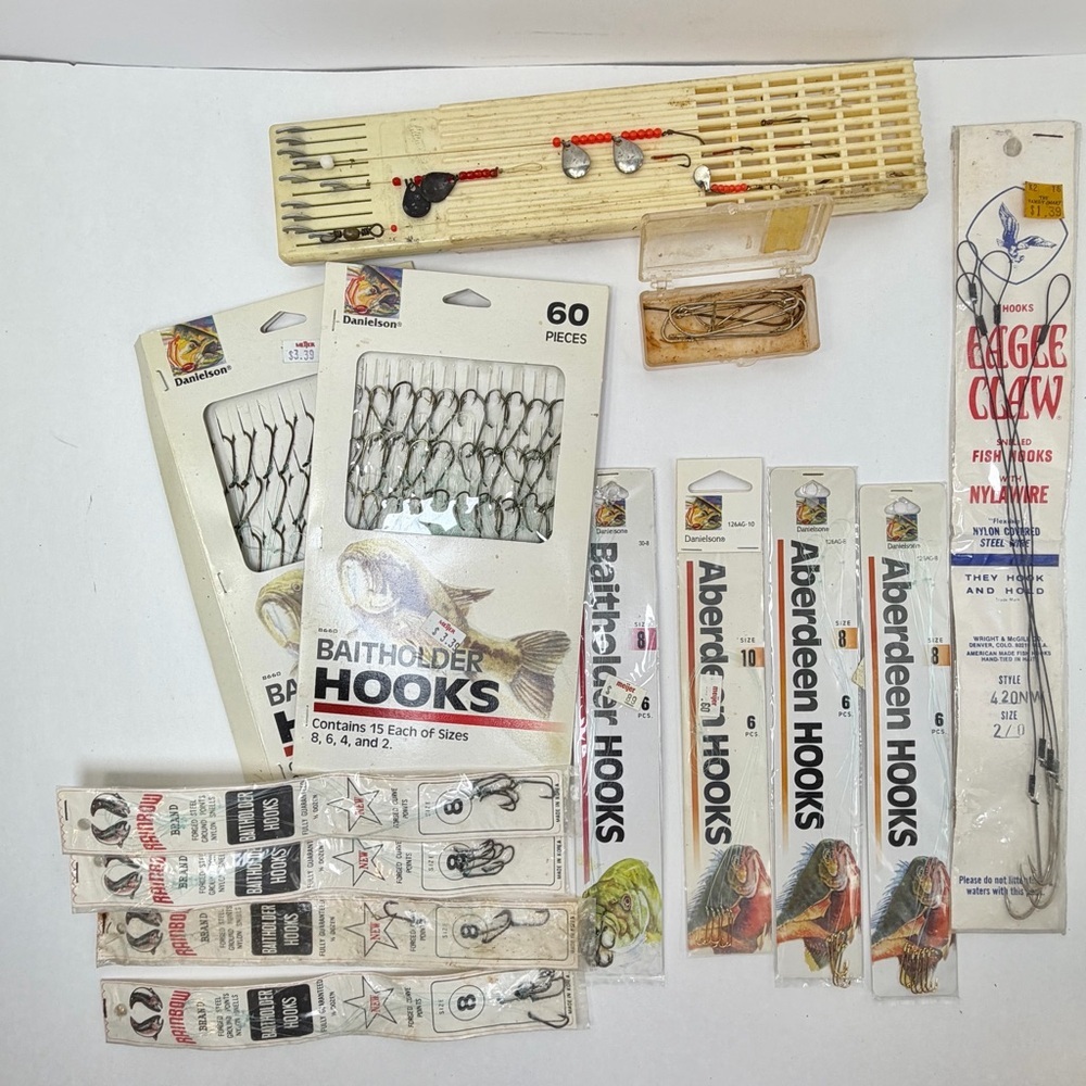Vintage Fishing Hook Lot Danielson Aberdeen Eagle Claw 100+ pcs
